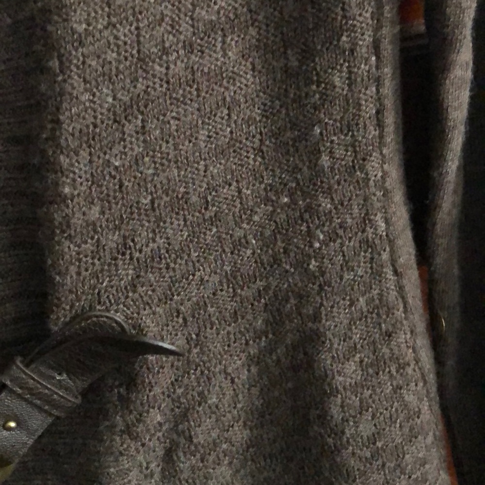 Sweater - Picture 3 of 4